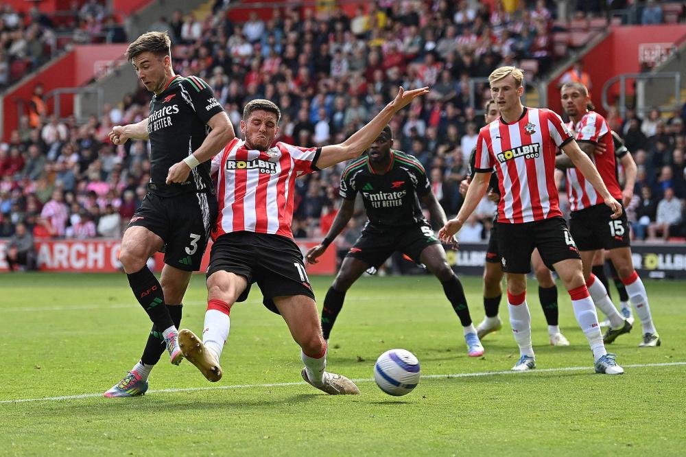 罗马诺：曼联19岁中场穆尔豪斯将租借加盟莱顿东方